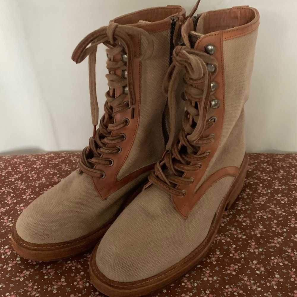 Vintage Foundry Tan Boots 8.5